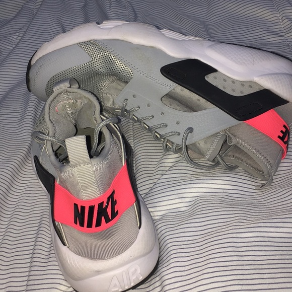 Grey black and pink Huaraches - Picture 2 of 3